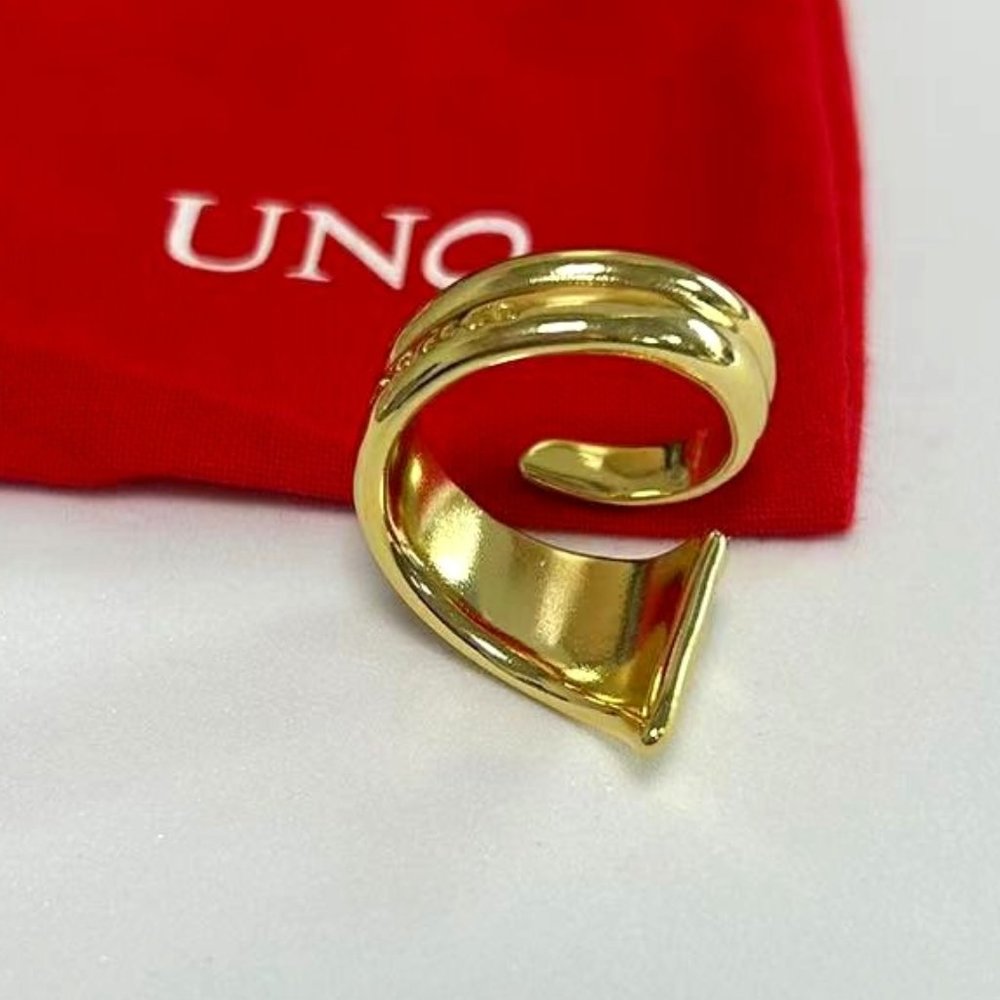 Uno de 50  ABRACADABRA RING sterling Gold-plated ring Size 8.